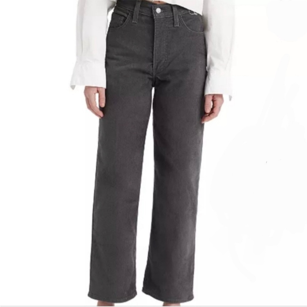 Levi’s Ribcage Straight Ankle Corduroy Pants sz25 26
High rise Cords Cropped